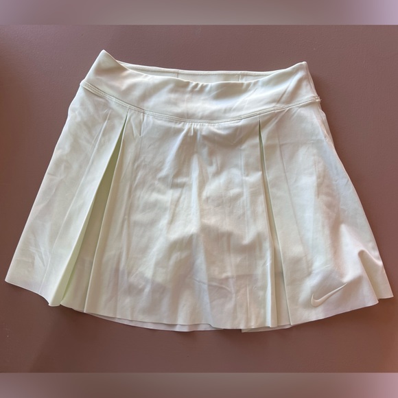 Nike | Dri-Fit Golf Skirt in Faded Green - Size Small - Picture 2 of 5